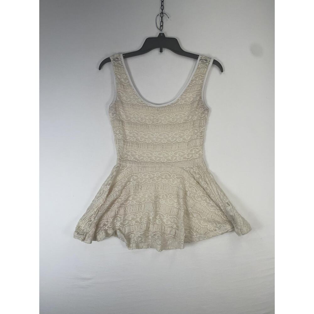 You Are Not Alone Tank Top Womens Medium White Lace Peplum Scoop Neck Sleeveless